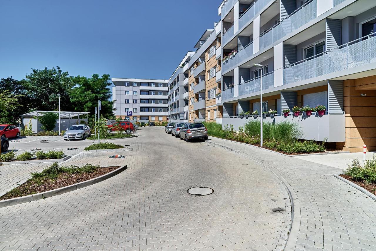 Modern Apartments Wroclaw By Renters Exterior photo
